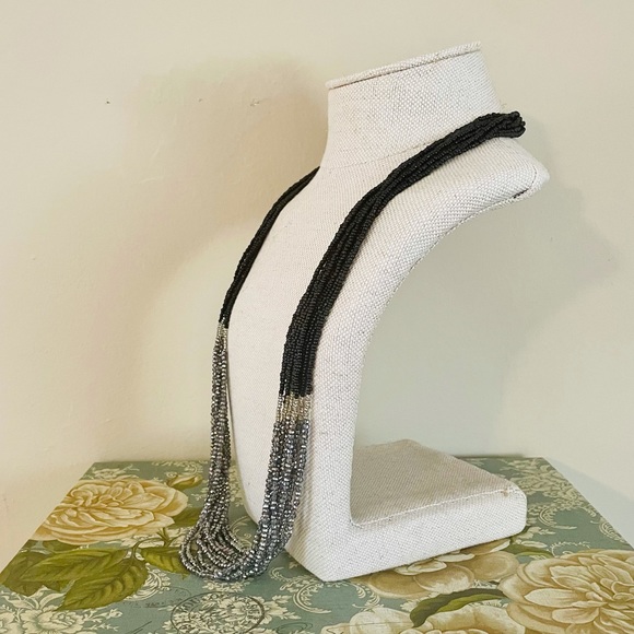 Multi strand Loft duel color bead Necklace - Picture 2 of 6